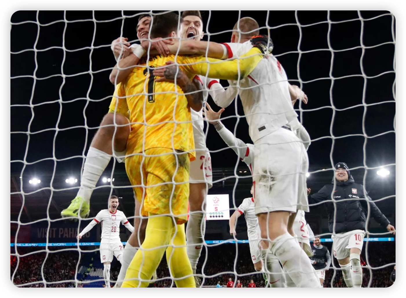 A Must-Win Atmosphere in Hamburg