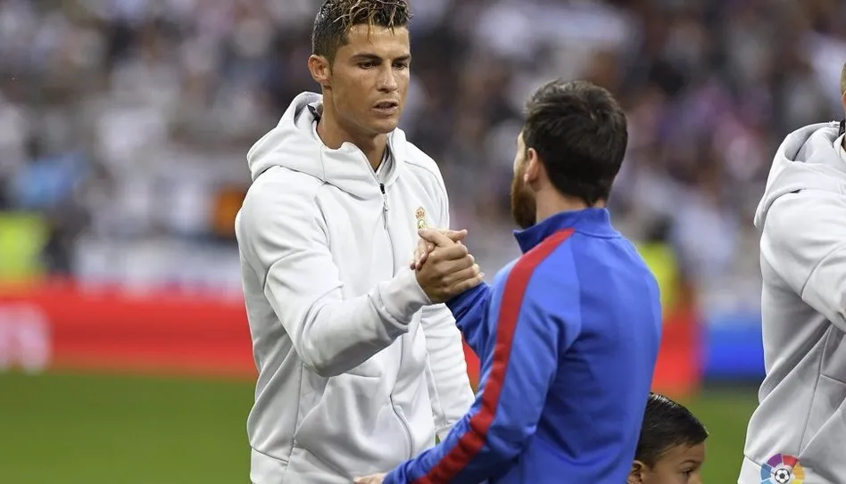 The Tactical Revolution: From 4-4-2 to Fluid Philosophies