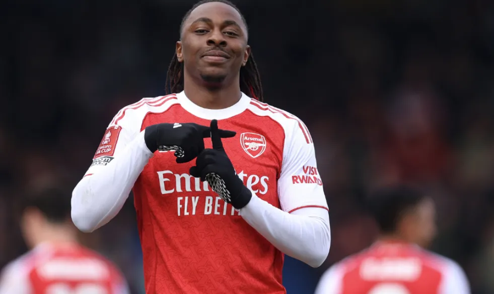 The Build-Up: A Clash of Styles and Emotions